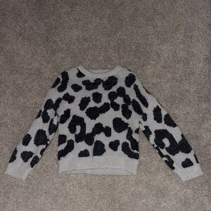 Jessica Simpson Gray and Black Patterned Sweater